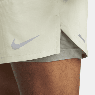 Shorts de running 2 en 1 Dri-FIT de 18 cm para hombre Nike Stride