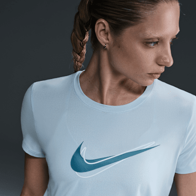 Playera de correr de manga corta Dri-FIT para mujer Nike One Swoosh