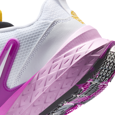 Nike Team Hustle D 12 Older Kids' Basketball Shoes