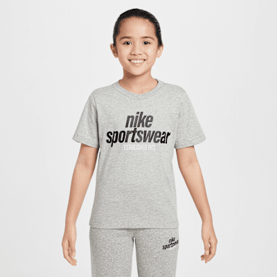 Nike Sportswear Older Kids' T-Shirt