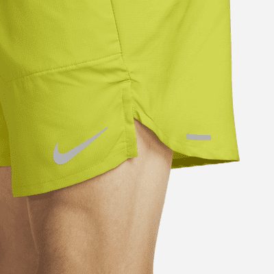 Shorts de correr Dri-FIT de 18 cm con forro de ropa interior para hombre Nike Stride