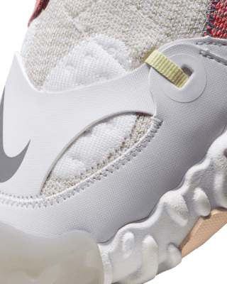 nike sportswear overreact flyknit ispa