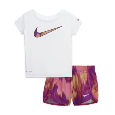 Nike Tee and Sprinter Baby (12-24M) Set. Nike.com
