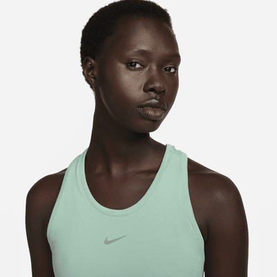 Camiseta de tirantes de ajuste entallado para mujer Nike Dri-FIT ADV ...