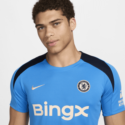 Haut de foot en maille à manches courtes Nike Dri-FIT Chelsea FC Strike pour homme