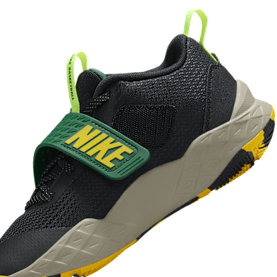 Nike Team Hustle D 12 Big Kids' Basketball Shoes