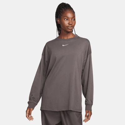 Nike Sportswear Women's Long-Sleeve T-Shirt. Nike RO