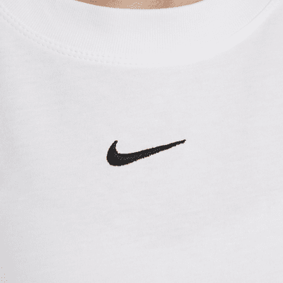 Nike Sportswear Women's T-Shirt. Nike IL
