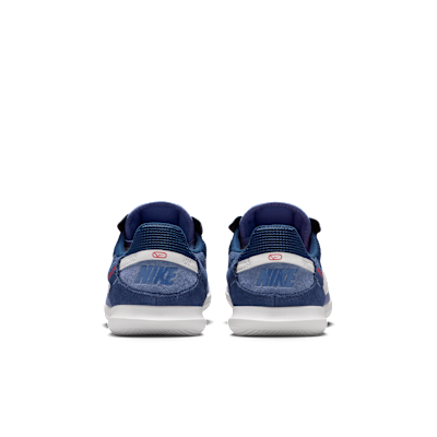 Nike Jr. Streetgato Low-Top-Fußballschuh für jüngere/ältere Kinder