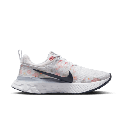 Nike React Infinity 3 Premium 女款路跑鞋。Nike TW