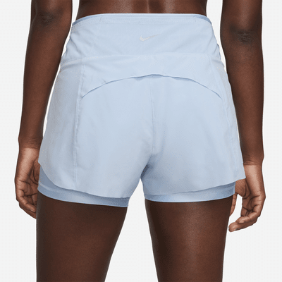 Short de running 2-en-1 avec poches taille mi-basse 8 cm Nike Dri-FIT Swift pour femme