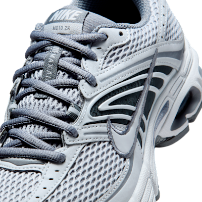 Nike Air Max Moto 2K Schuh mit reflektierenden Akzenten (Damen)