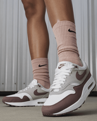 Nike air max hot sale wavy on feet