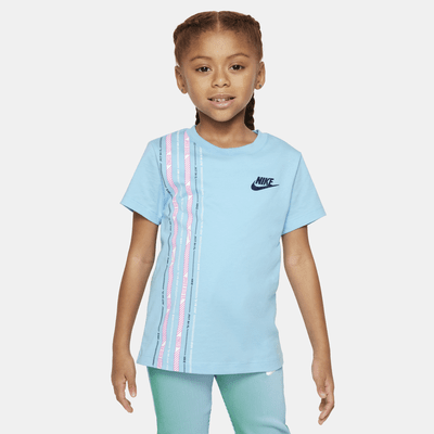 Playera estampada para niños talla pequeña Nike Happy Camper