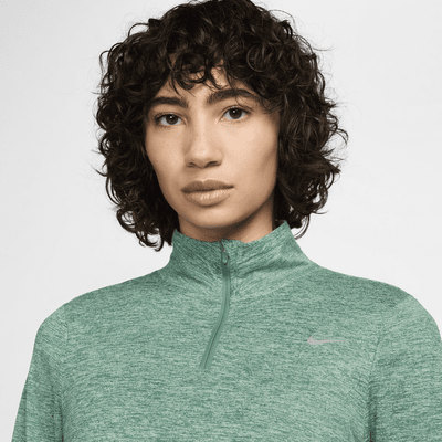 Haut de running à 1/4 de zip avec protection UV Nike Swift pour femme