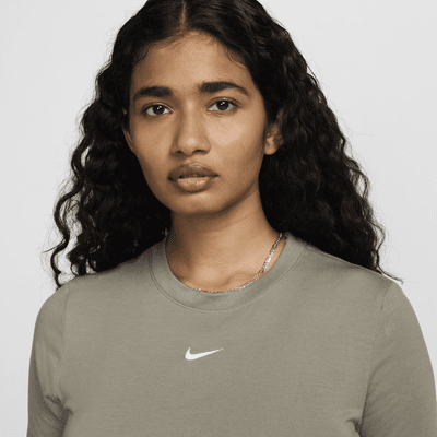 Nike Sportswear Essential aansluitend kort T-shirt voor dames