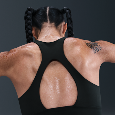 สปอร์ตบราผู้หญิงซัพพอร์ตระดับกลางเสริมฟองน้ำ Nike Universa