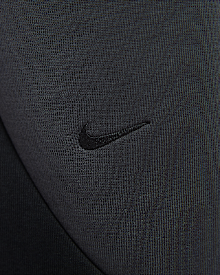 Nike Tech