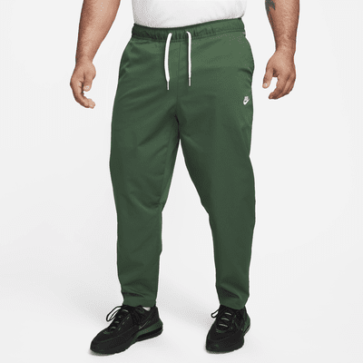 Pants entallados de tejido Woven para hombre Nike Club