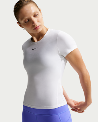 Женские шорты Nike Victory Dri-FIT Short-Sleeve Tennis Top для тенниса
