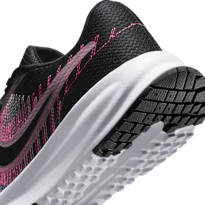 Nike Run Defy Tenis de correr en pavimento para mujer