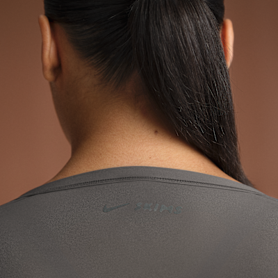 NikeSKIMS Weightless Layers Women's Long-Sleeve Wrap Top