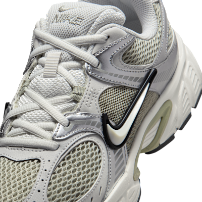 Nike V5 RNR Women's Shoes with Reflective Design Accents