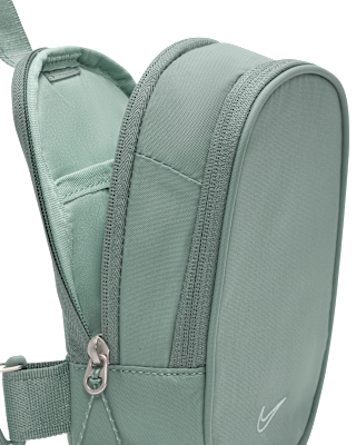 Nike Sportswear Commute