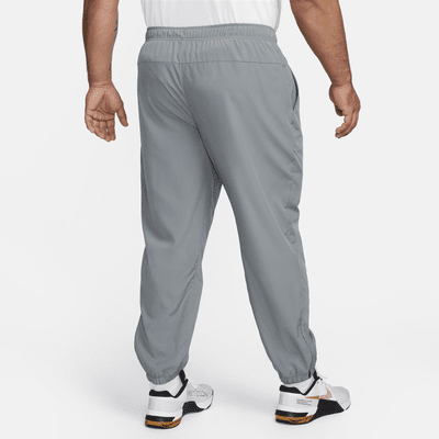 Pants Dri-FIT entallados versátiles para hombre Nike Form