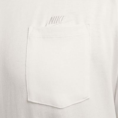 Playera con bolsillo de manga larga para hombre Nike Sportswear Premium Essential