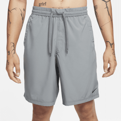 Shorts versátiles Dri-FIT de 23 cm sin forro para hombre Nike Form