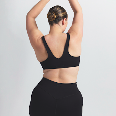 NikeSKIMS Matte Women's Shaping Scoop Bra