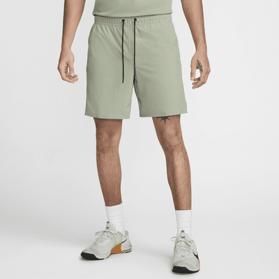 Shorts versátiles sin forro Dri-FIT de 18 cm para hombre Nike Unlimited