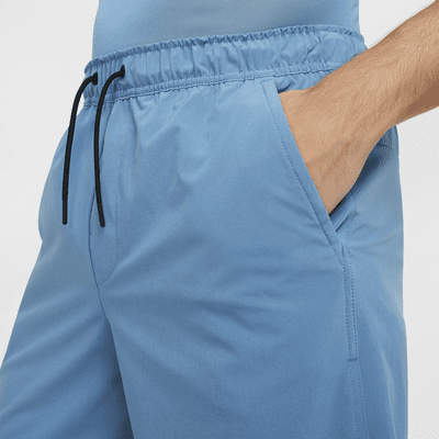 Shorts versátiles sin forro Dri-FIT de 23 cm para hombre Nike Unlimited