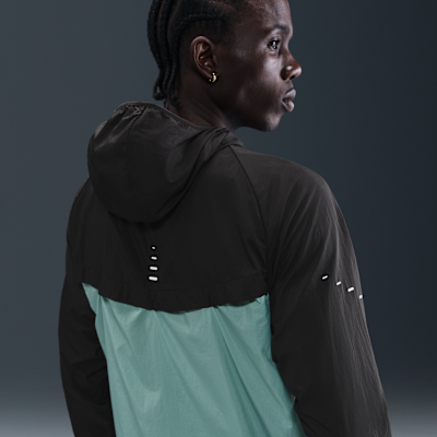 Chamarra de correr para hombre Repel UV Nike Stride