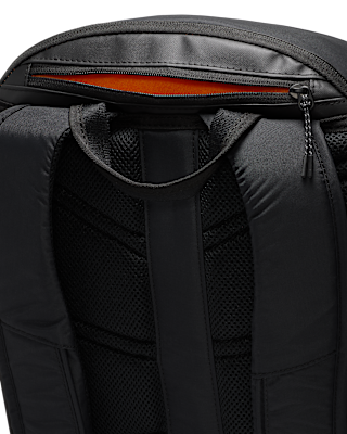 Nike Sportswear Commute 系列