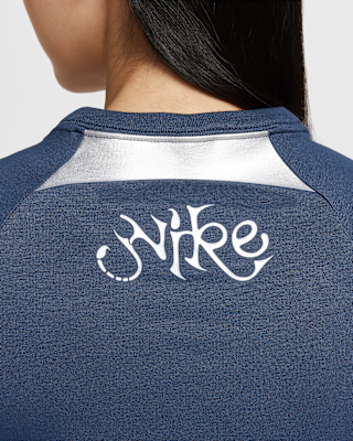 Nike Sportswear Chill Knit