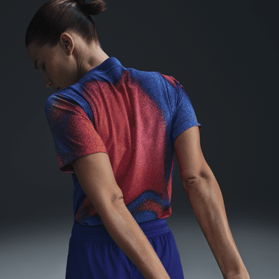 Playera de fútbol de manga corta Nike Dri-FIT para antes del partido para mujer USMNT Academy Pro