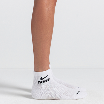 Calcetines cortos NikeSKIMS Dri-FIT para mujer (3 pares)