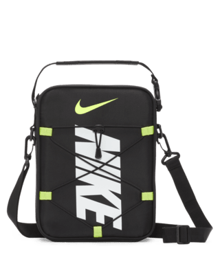 https://static.nike.com/a/images/t_default/a4327fb2-39d9-49da-b473-4e20e2812bda/utility-hard-liner-lunch-bag-lunch-bag-4l-bGBgSF.png