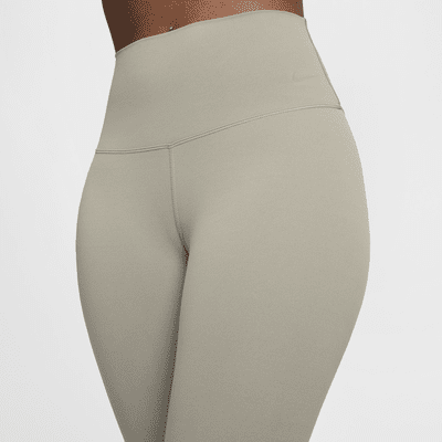 Leggings de largo completo de tiro alto y sujeción ligera para mujer Nike Zenvy