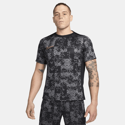 Maglia da calcio Dri-FIT a manica corta con grafica Nike Academy Pro – Uomo