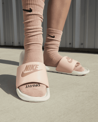 nike womens pink slides