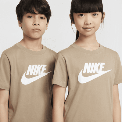 Nike Sportswear Older Kids' T-Shirt