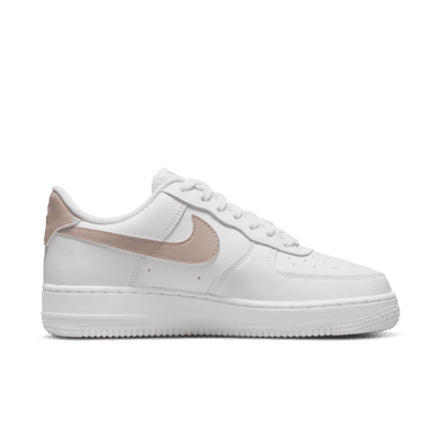 รองเท้าผู้หญิง Nike Air Force 1 '07