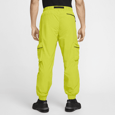 Pantaloni cargo in tessuto Nike Tech – Uomo