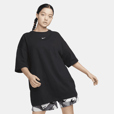 Nike Sportswear Women's Oversized short-sleeve T-Shirt. Nike.com
