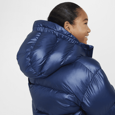 Nike Sportswear Heavyweight Synthetic Fill EasyOn Therma-FIT Repel lockerer Parka mit Kapuze für ältere Kinder