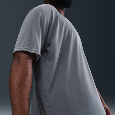 Playera de natación Hydroguard de manga corta para hombre (talla amplia) Nike Essential Dri-FIT