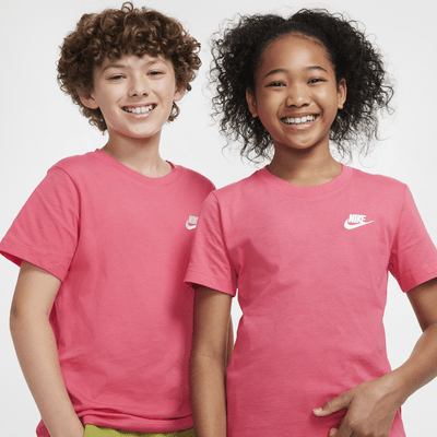 Playera para niños talla grande Nike Sportswear